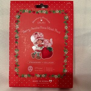 Celavi‎ Strawberry Shortcake Face Mask Pack - Red
